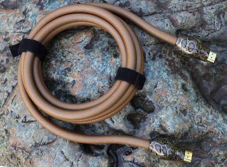 HDMI Holy Serpent (2m)